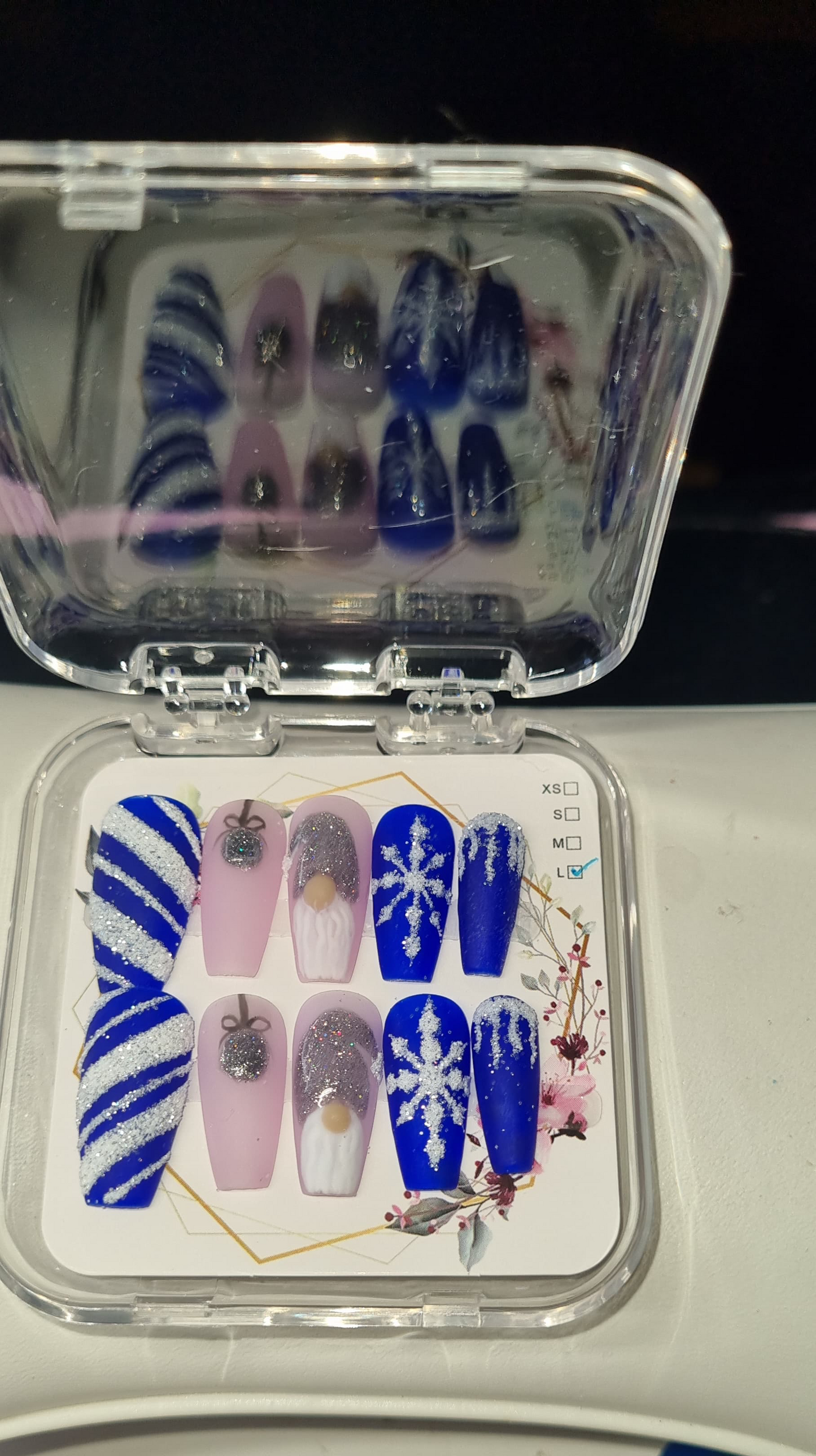 Winter blue and nude press on set