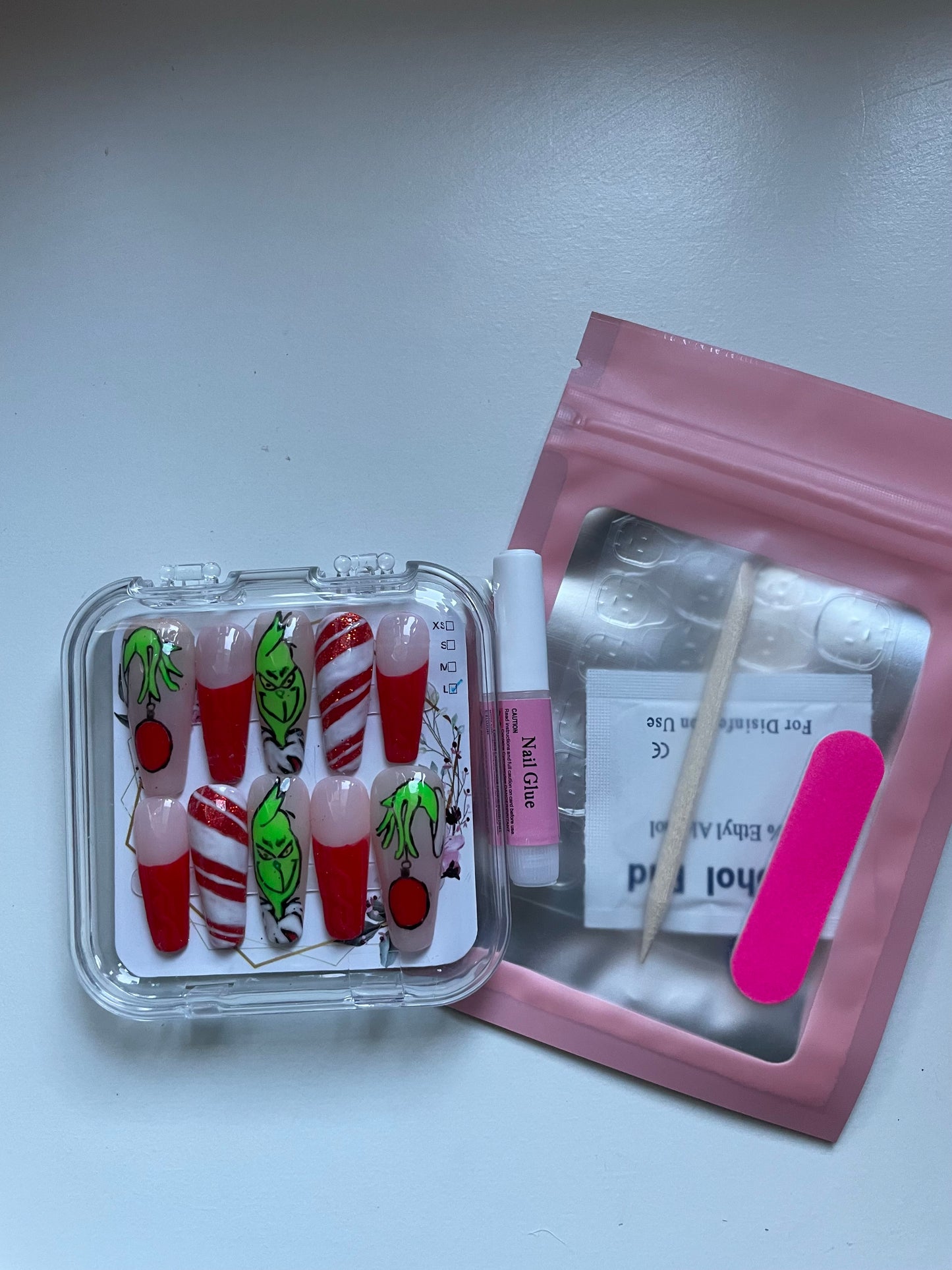 grinch inspired press on nails