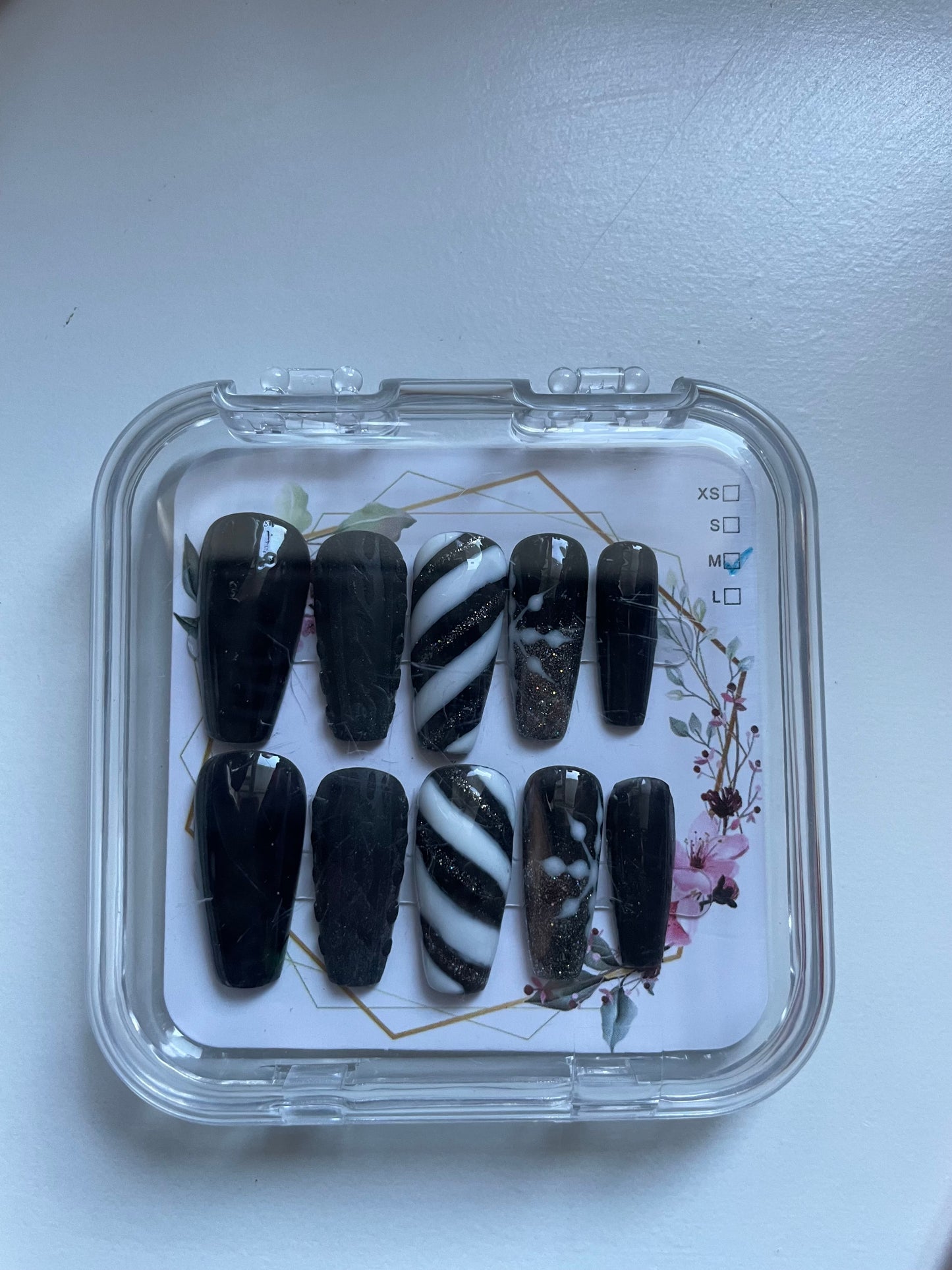 Black sweater knit press-on nails